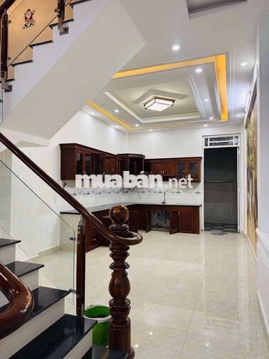 NHÀ 2 LẦU SÂN XE HƠI TX25 MỚI ĐẸP GIÁ 11 TRIỆU