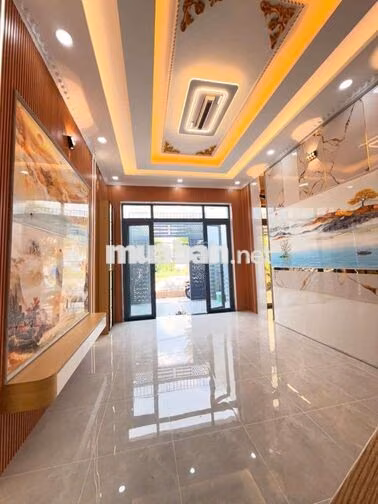 Nhà  SHR. Gần  chợ đông thạnh 