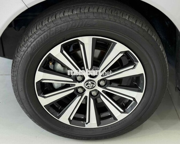 Toyota Veloz 2023 1.5CVT 59.000km xe zin đẹp keng