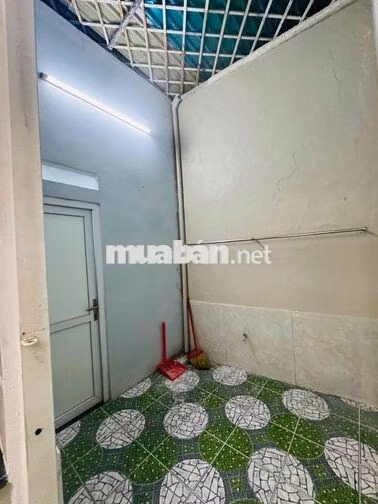 NHÀ 2 LẦU SÂN XE HƠI TX25 MỚI ĐẸP GIÁ 11 TRIỆU