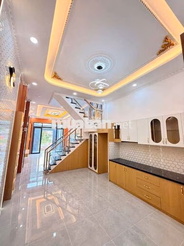 Nhà  SHR. Gần  chợ đông thạnh 