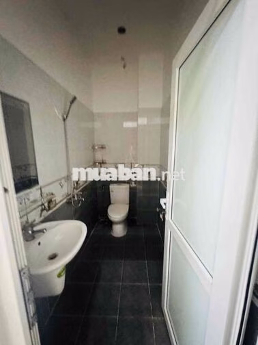 NHÀ 2 LẦU SÂN XE HƠI TX25 MỚI ĐẸP GIÁ 11 TRIỆU