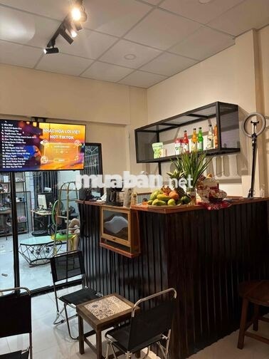Sang tiệm tóc + tiệm cafe kinh doanh chung