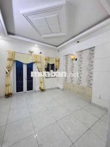 NHÀ 2 LẦU SÂN XE HƠI TX25 MỚI ĐẸP GIÁ 11 TRIỆU