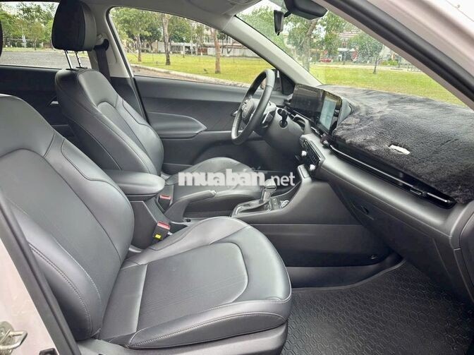 Hyundai Accent Premium 2024 Trắng