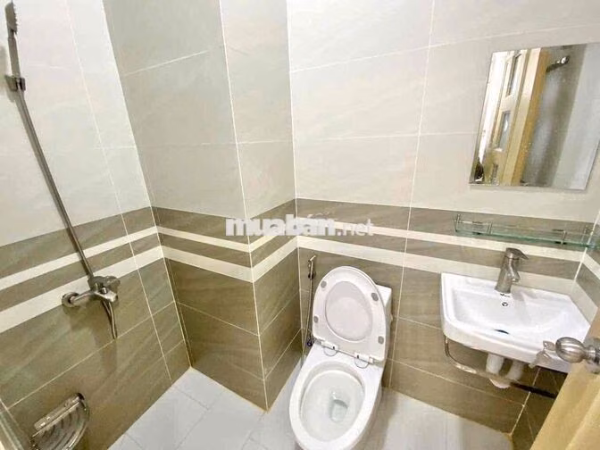 Thuê ngay căn ban công 29m2 ánh sáng tự nhiên ngay Nguyễn Xí gần Q1,3
