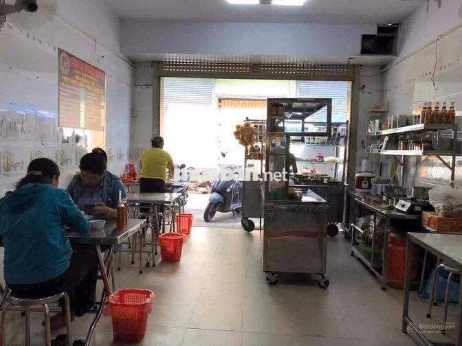Cho thuê nhà MT CỐNG QUỲNH ,Q1 4x35m 1 trệt 1 lừng Giá 50triệi