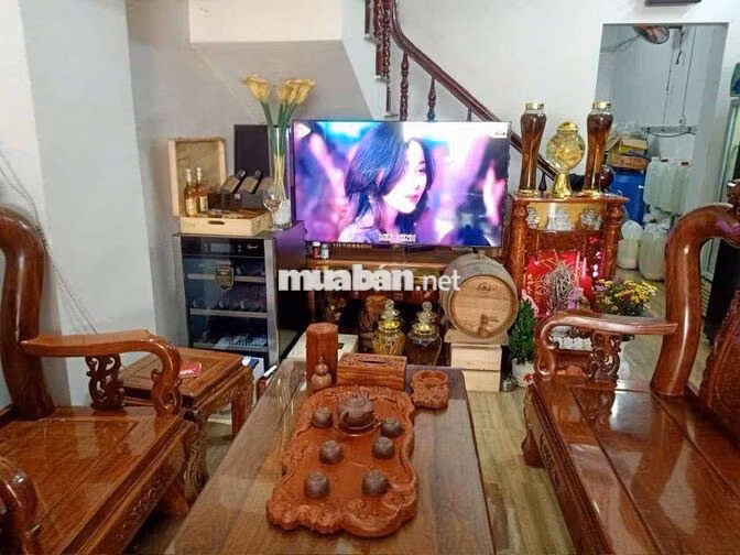 Bán nhà mặt tiền đường Phú Châu gần bv Thủ Đức.