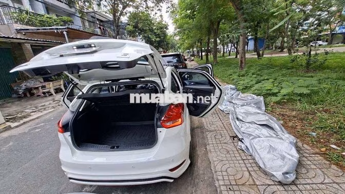 Ford Focus 2019 Sports cao cấp Trắng