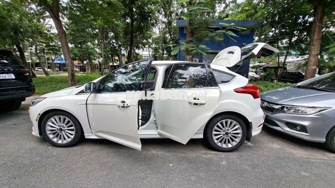 Ford Focus 2019 Sports cao cấp Trắng