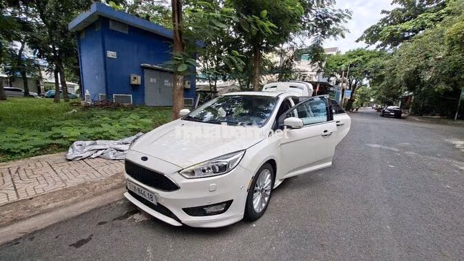 Ford Focus 2019 Sports cao cấp Trắng