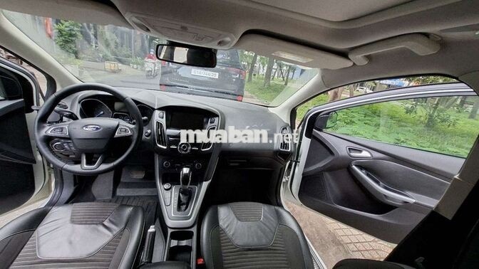 Ford Focus 2019 Sports cao cấp Trắng