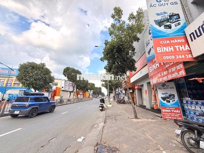 Bán nhà 70m2 hẻm xe hơi nở hậu 6,6m đối diện vincom Quang Trung