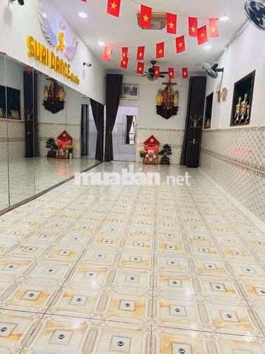 Bán nhà 70m2 hẻm xe hơi nở hậu 6,6m đối diện vincom Quang Trung