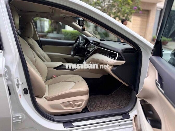 Bán Camry đời 2019 bản 2.5Q hỗ trợ bank