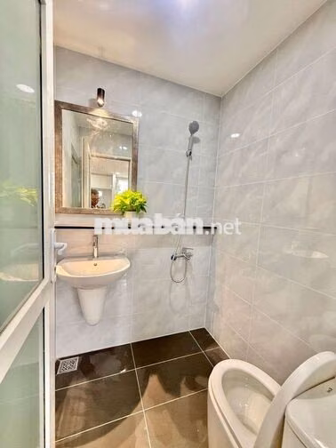 S100/ Nhú 3 tỏi / Căn Cc 70 m2, Phan  Văn Trị, Có Thang máy