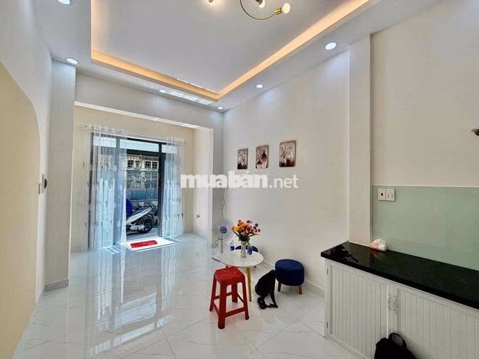 Bán nhà ngang khủng 6,2 nở hậu 3pn3wc , 10m ra Dương Quảng Hàm