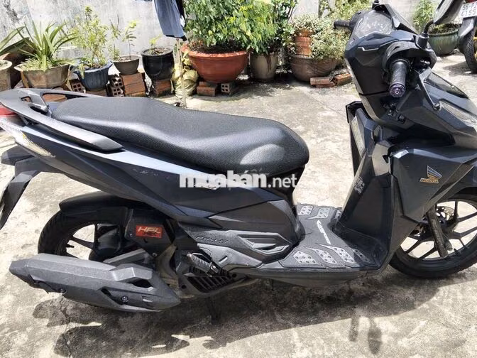 Honda Vario 150i-2017 xanh đen  bstp