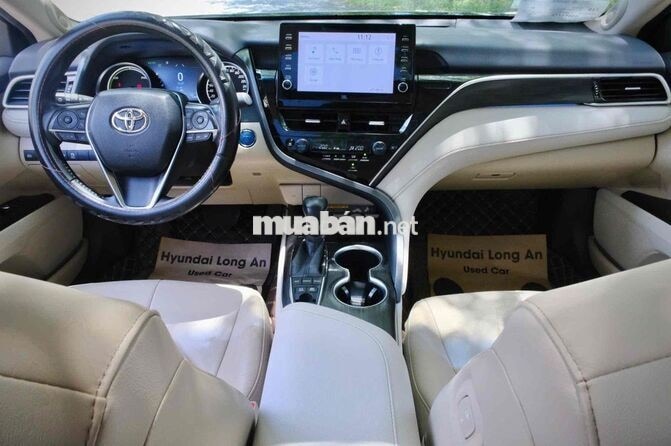 Toyota Camry Hybrid 2022 Đen 25000 km