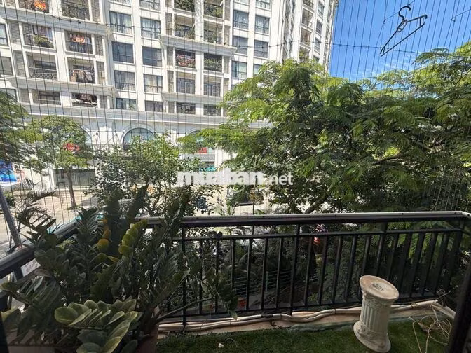 NHÀ Ngay cạnh Royal- Ngã 4 Sở- Ô tô đỗ