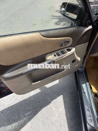 Ford Laser 2004 Đen 5 chỗ