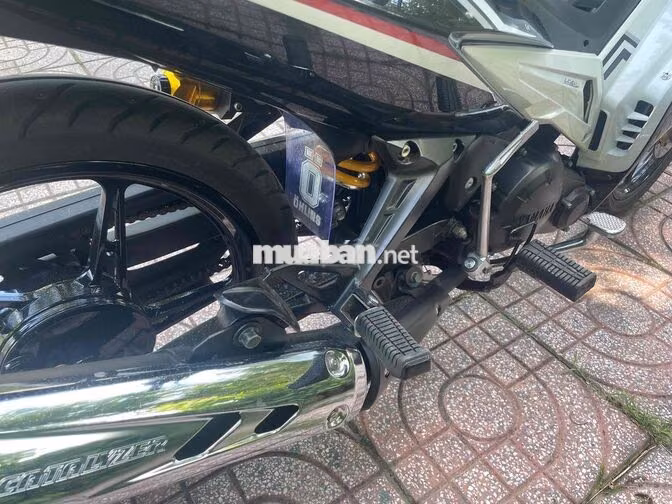 Yamaha Exciter 135 1s9a Đen trắng xuống áo