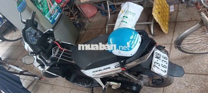 Honda Air Blade Trắng đen mới