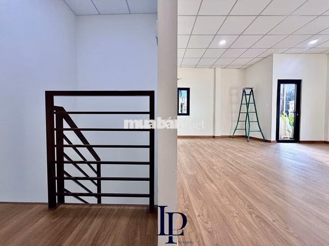 CHO THUÊ MẶT BẰNG HUỲNH VĂN BÁNH. DIỆN TÍCH 140m2. GIÁ CHỈ 40TR/THÁNG