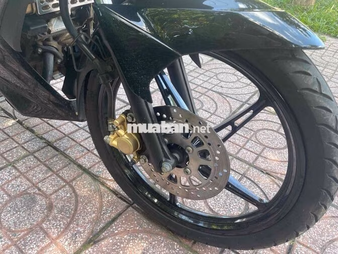 Yamaha Exciter 135 1s9a Đen trắng xuống áo