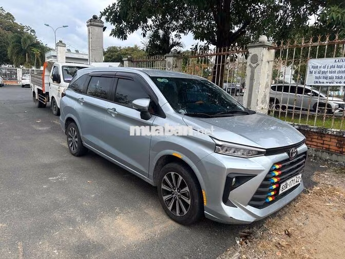 Toyota Avanza 2022 Bạc giá rẻ