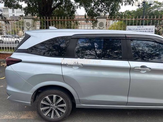 Toyota Avanza 2022 Bạc giá rẻ