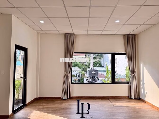 CHO THUÊ MẶT BẰNG HUỲNH VĂN BÁNH. DIỆN TÍCH 140m2. GIÁ CHỈ 40TR/THÁNG