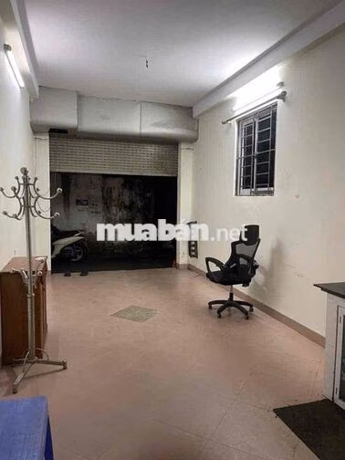 Nhà mặt phố Ngọc Trục giá siêu rẻ kinh doanh bất chấp