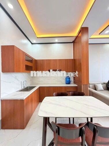 Chủ ngộp cần bán nhà C4 3PN ngay Cty Changshin. TT 300 triệu nhận nhà