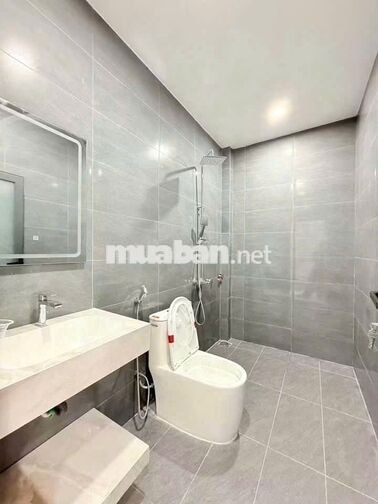 Chủ ngộp cần bán nhà C4 3PN ngay Cty Changshin. TT 300 triệu nhận nhà