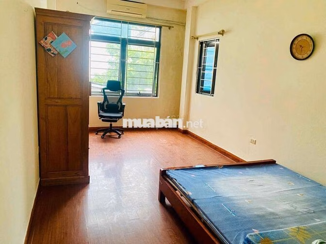 Nhà mặt phố Ngọc Trục giá siêu rẻ kinh doanh bất chấp