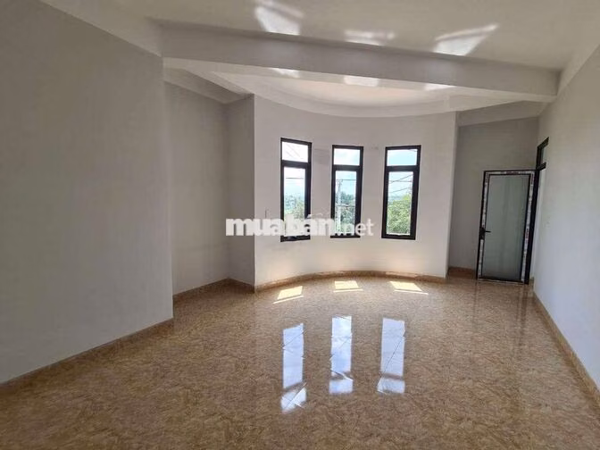 Cho thuê nhà góc 2 MT 163 Nguyễn Cơ Thạch