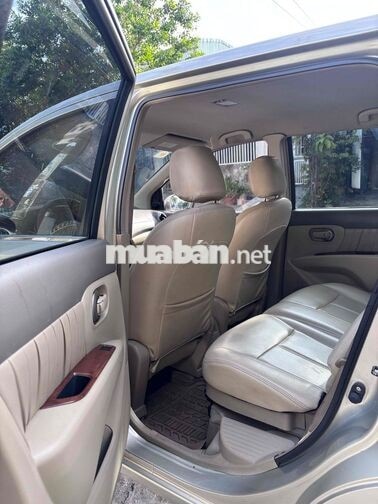Nissan 7 chỗ Số tự động Vàng cát