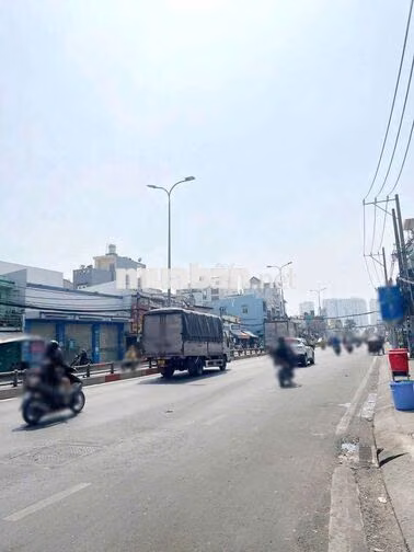 nhà mặt tiền tạ Quang Bửu p4 q8 DT 17m x 35m= 560m