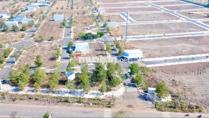 cần bán 2 lô liền kê 75m2 ngay trung tâm thành phố Đồng Xoài giá 700tr