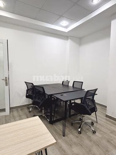Văn Phòng sẵn Nội Thất máy lạnh Trung Tâm Đường Hoa Lan Quận Phú Nhuận