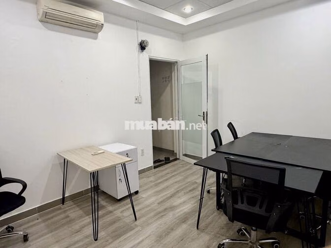 Văn Phòng sẵn Nội Thất máy lạnh Trung Tâm Đường Hoa Lan Quận Phú Nhuận