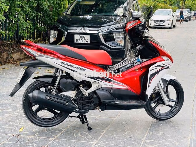 Honda Airblade 110 2012 Đỏ trắng đen xe đjep êm ái