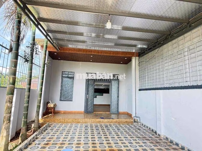 NHÀ GÓC 2 MẶT TIỀN - HẺM 327 Y MOAN