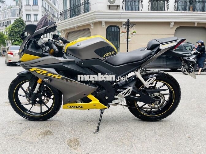 Yamaha R15 V3 2024 Xám Vàng Côn tay chính chủ 