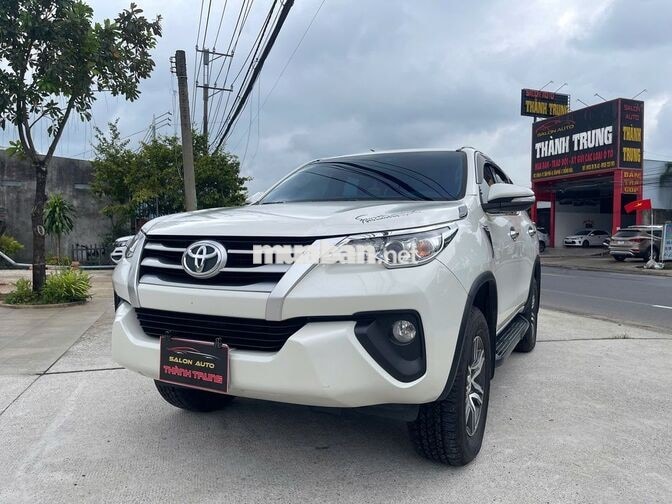 Toyota Fortuner 2017 máy dầu 2.4G Trắng, Số sàn