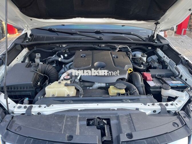 Toyota Fortuner 2017 máy dầu 2.4G Trắng, Số sàn