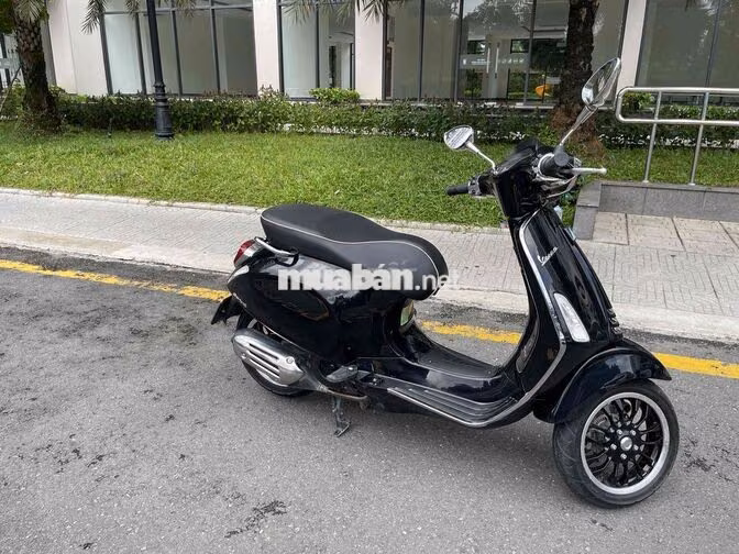 Vespa Sprint 125cc ABS 2022 Đen, Odo 9k Km