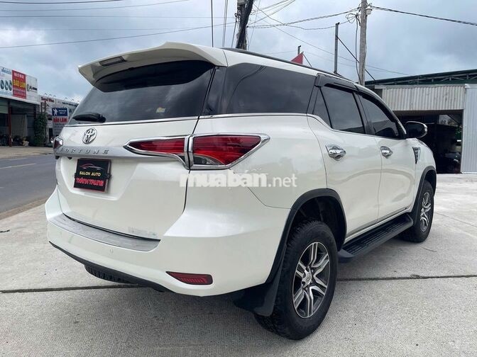 Toyota Fortuner 2017 máy dầu 2.4G Trắng, Số sàn