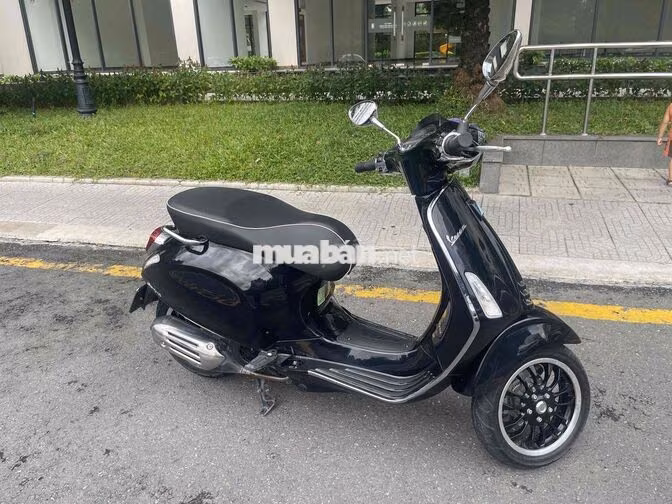 Vespa Sprint 125cc ABS 2022 Đen, Odo 9k Km